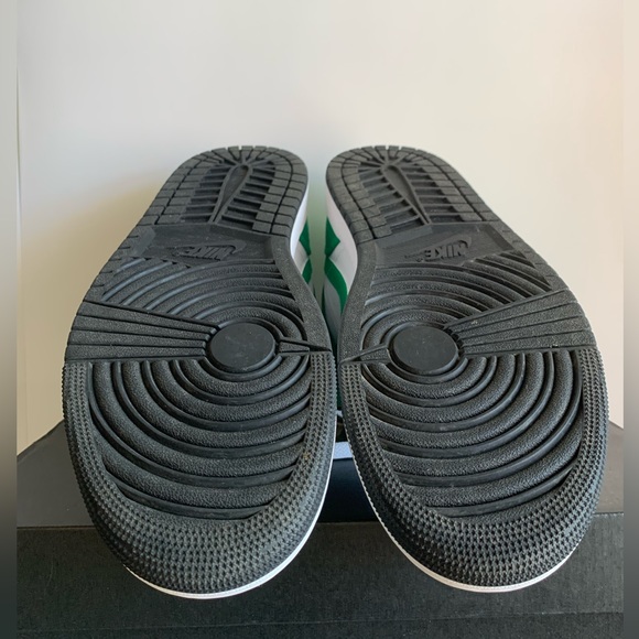 ❌SOLD❌Air Jordan 1 mid lucky green - Picture 8 of 13
